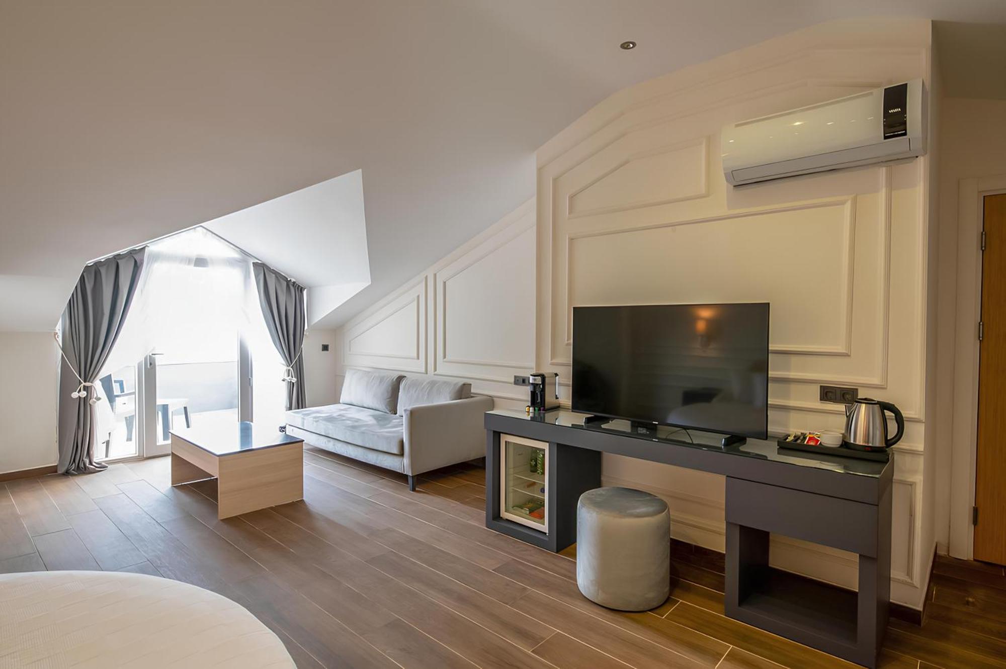 Ramada By Wyndham Fethiye Oludeniz Adult Only Otel Dış mekan fotoğraf