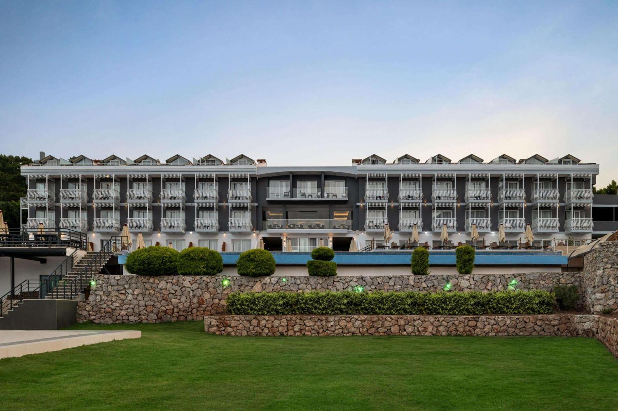 Ramada By Wyndham Fethiye Oludeniz Adult Only Otel Dış mekan fotoğraf